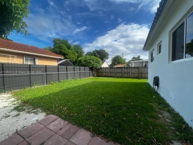 Foto del edificio - 2355 SW 36th Ave