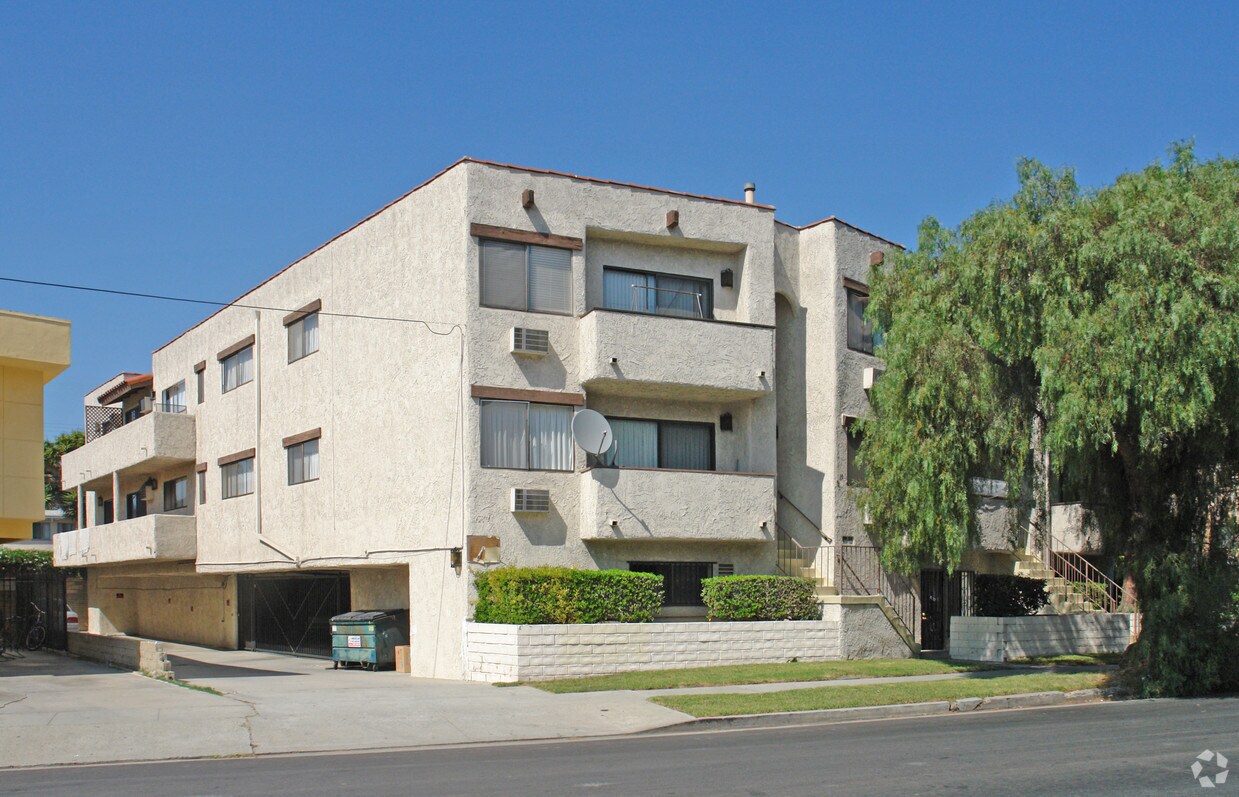 Foto del edificio - 9400 National Blvd