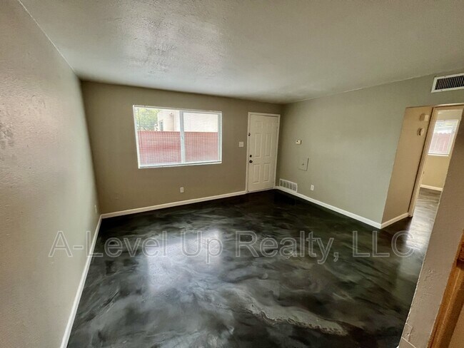 Building Photo - 5737 S Southland Blvd