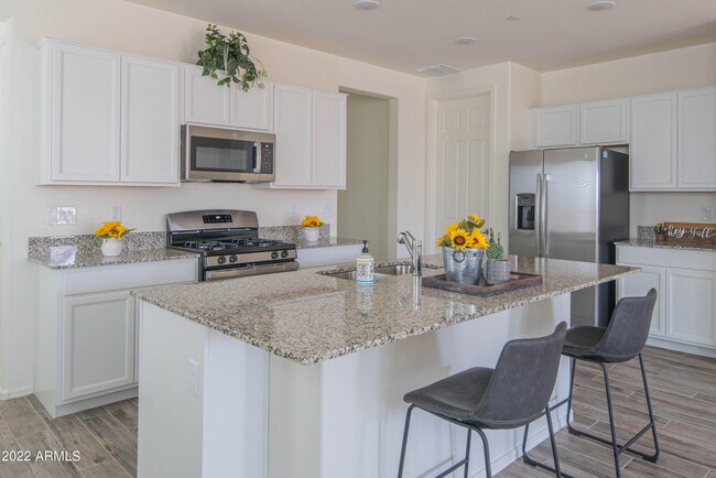 Building Photo - 13669 W Sandridge Dr