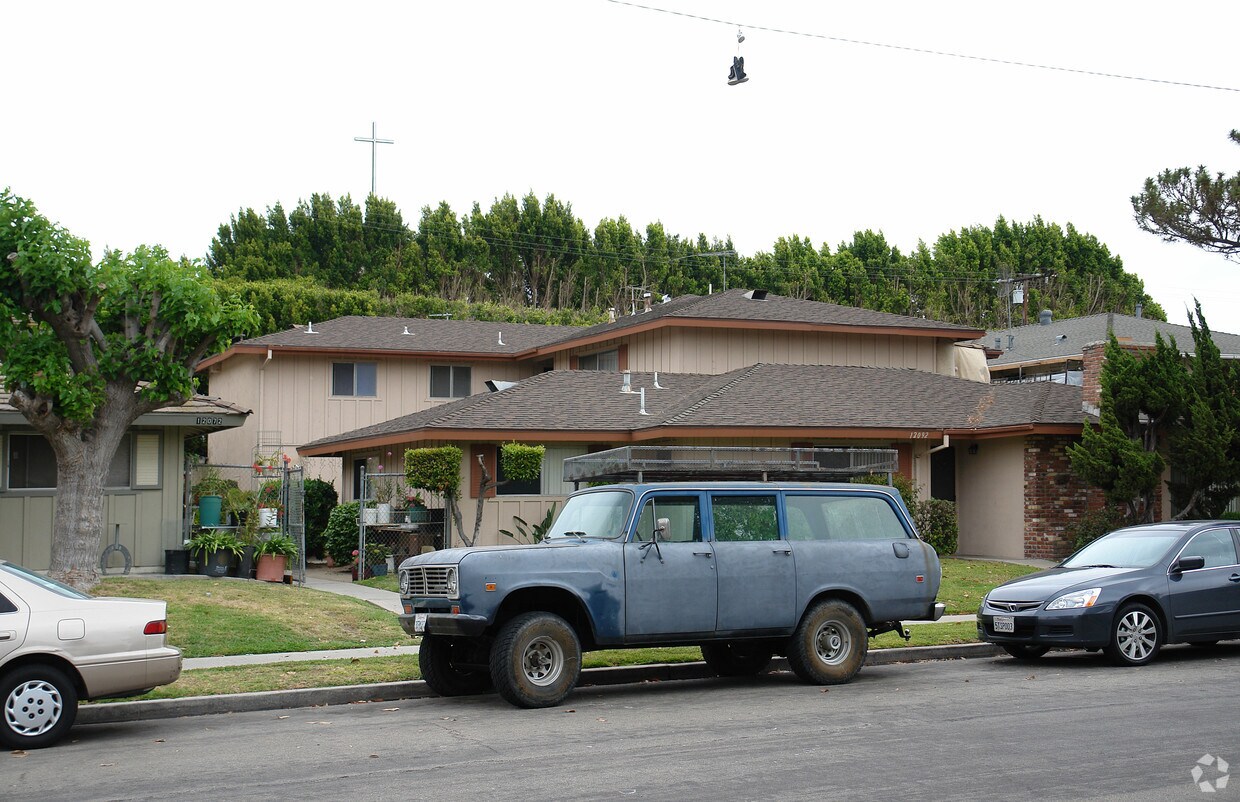 Building Photo - Laguna Apartments