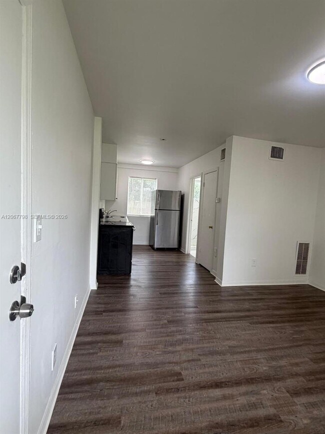 Building Photo - 670 NE 88th Terrace
