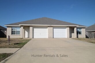 Building Photo - 3803 Littleleaf Ct