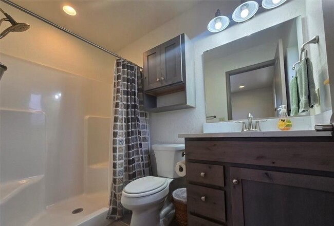 Foto del edificio - 143 Rachel Ave