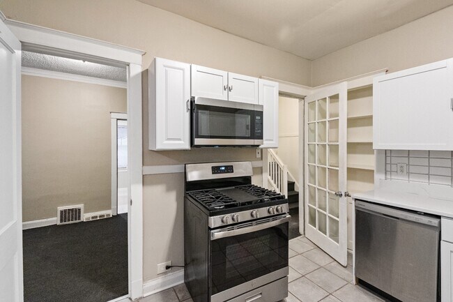 Foto del edificio - Charming 3-Bedroom Home | 1 Bath | In-Unit...