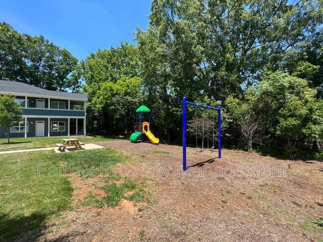 Foto del edificio - 518 Boone St