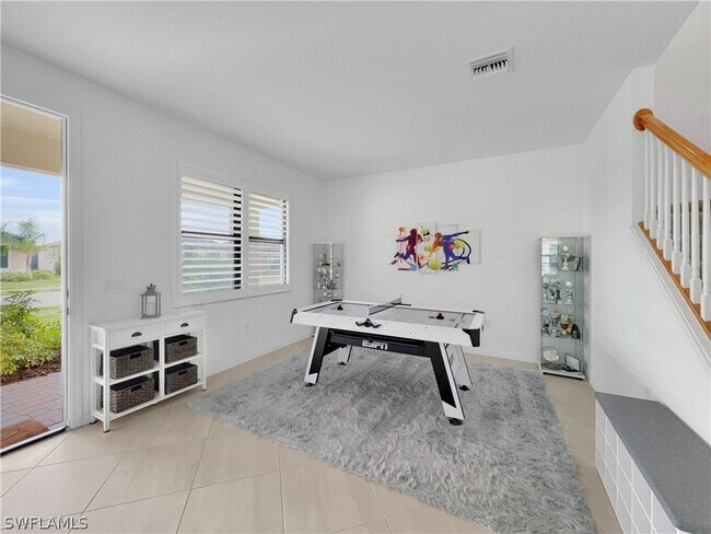 Foto del edificio - 3319 Menores Wy