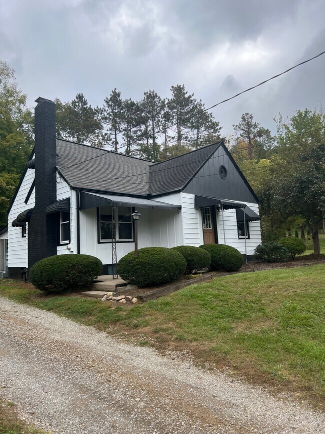 Building Photo - 6988 OH-83