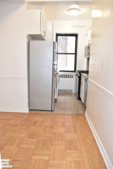 Building Photo - 205 Pinehurst Ave