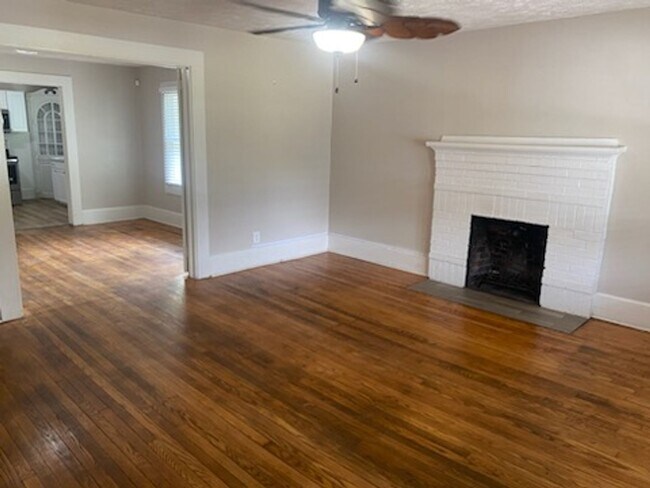 Building Photo - 316 Broadfoot