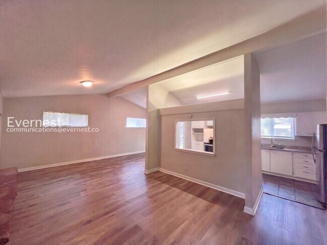 Building Photo - 8694 Yorktown Dr