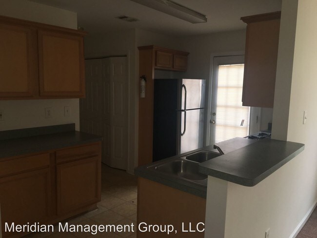Foto del edificio - 3663 Sapphire Ct
