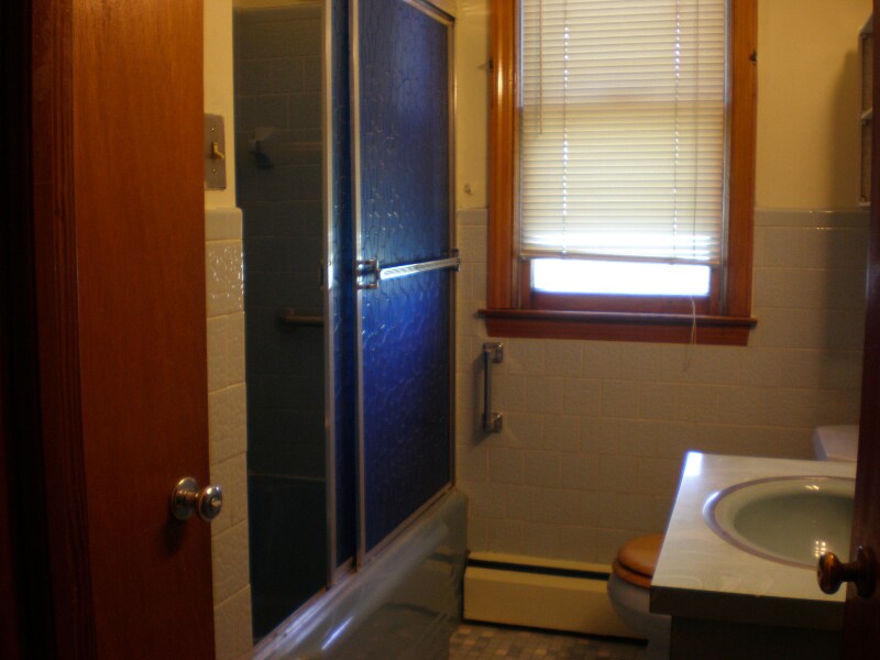 Building Photo - 1241 Locust Ave