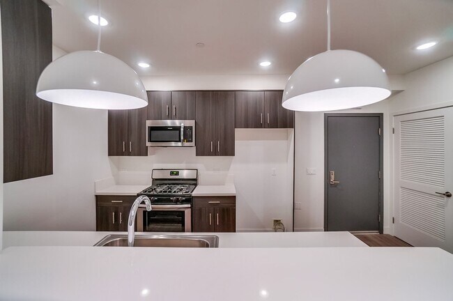 Foto del edificio - 8600 Glenoaks Blvd