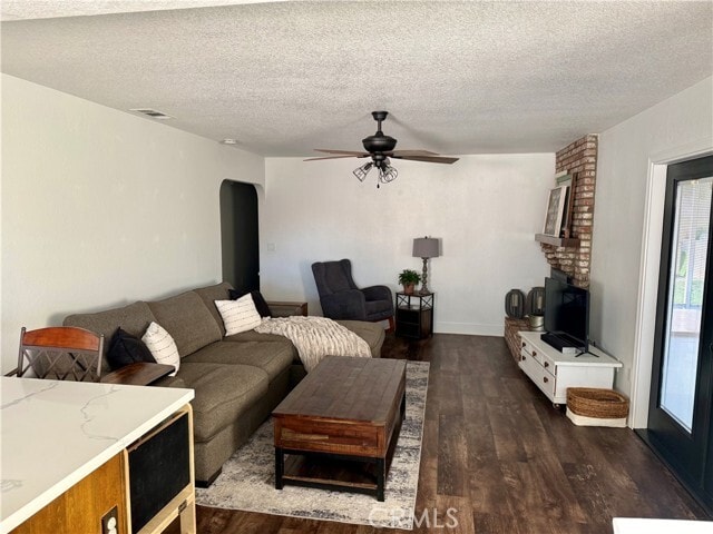 Foto del edificio - 36047 Leah Ln