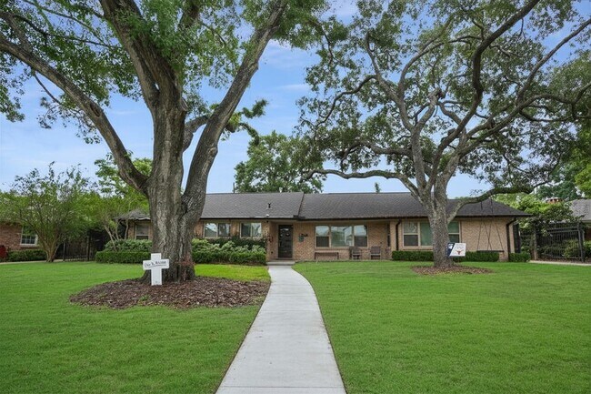 Foto del edificio - 5643 Terwilliger Way
