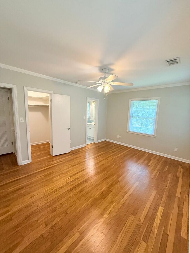 Foto del edificio - Quaint Upstairs 2 Bedroom