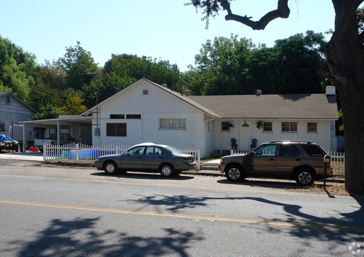 Primary Photo - 96 Erbes Rd