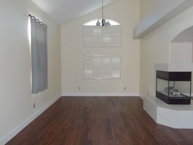 Building Photo - Spacious 4-Bedroom Home with Pool & 3-Car ...