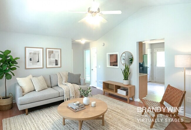 Foto del edificio - 581 Twin Oaks Ln