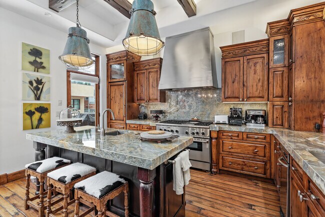 Foto del edificio - 704 E Cooper Ave