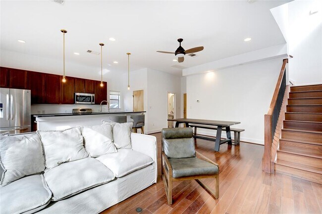 Foto del edificio - 2205 Thornton Rd