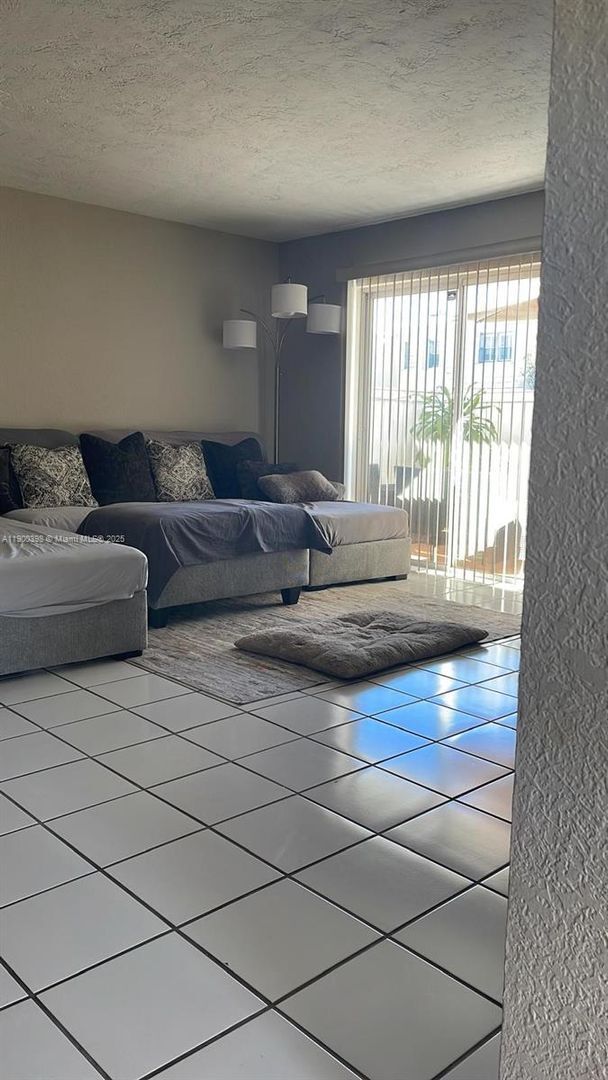 Foto del edificio - 4515 SW 68th Ct Cir