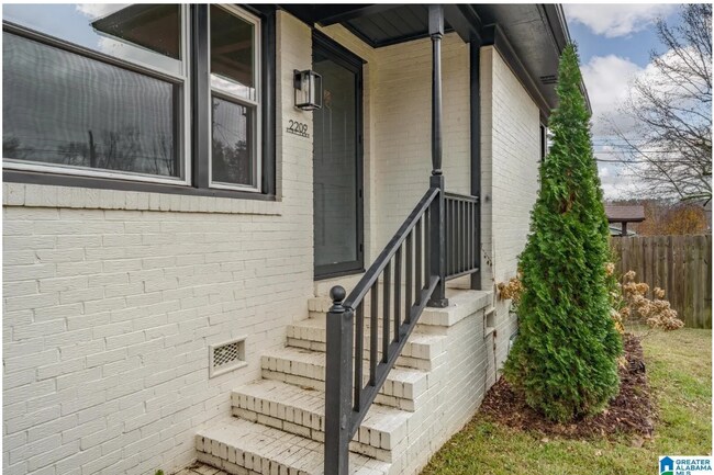 Foto del edificio - 2209 Pine Ln