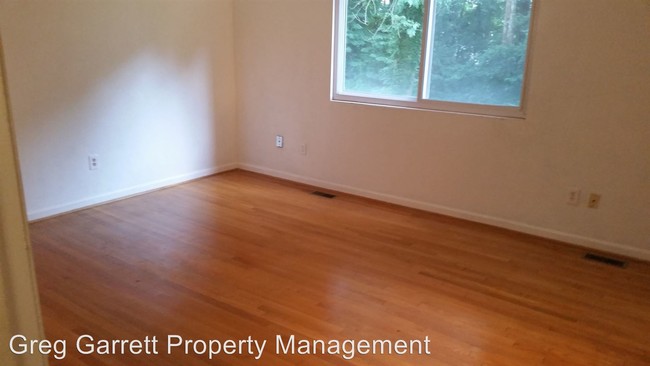 Building Photo - 771 Chatsworth Dr