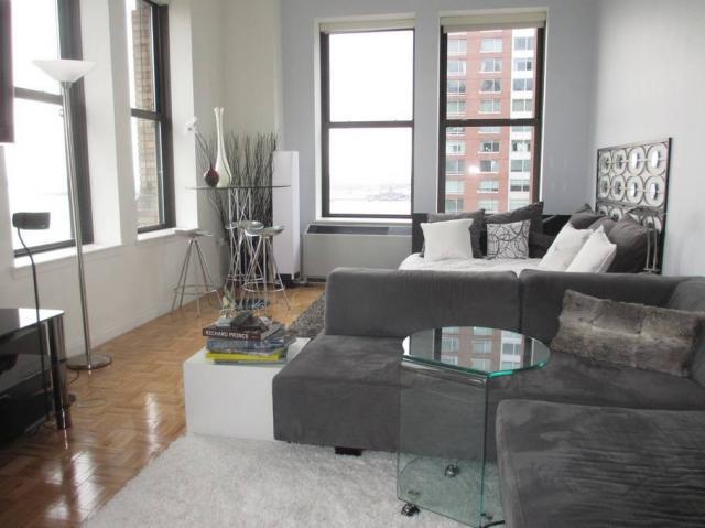 Foto principal - 2 bedroom in New York NY 10280