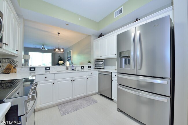Foto del edificio - 14350 Bristol Bay Pl