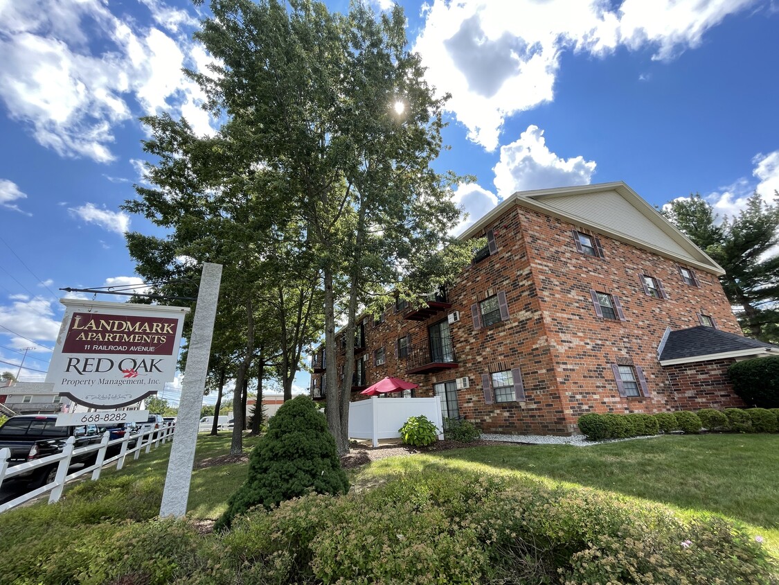 11 Railroad Ave, Derry, NH - Landmark Apartments in Derry