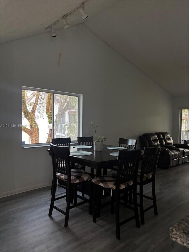 Foto del edificio - 9081 SW 138th Pl