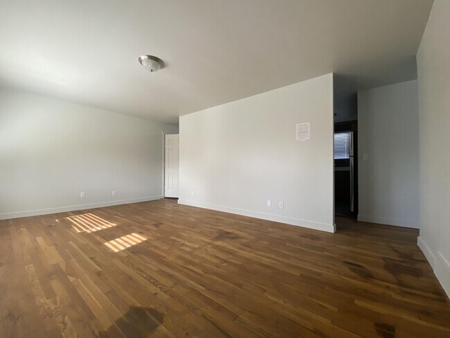 Building Photo - 189 Tennyson Ave