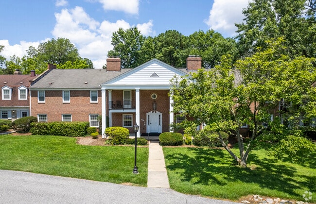 Building Photo - Melrose East Apartments