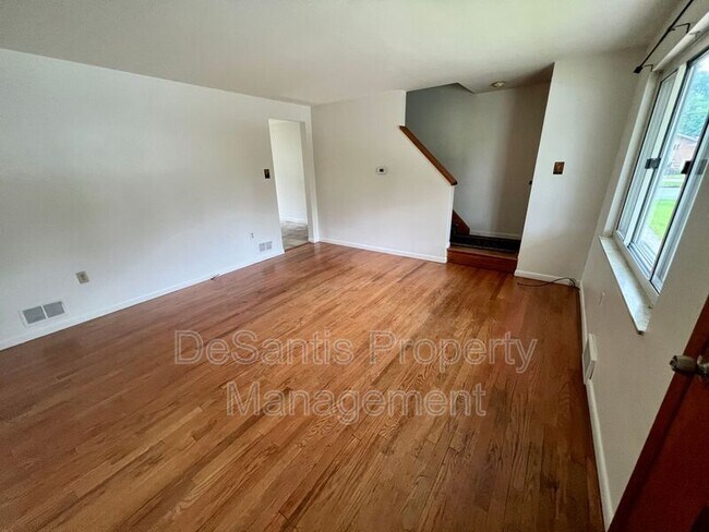 Foto del edificio - 227 Maxwell St