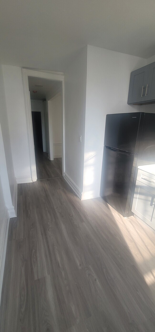 Foto del edificio - 406 E 52nd St