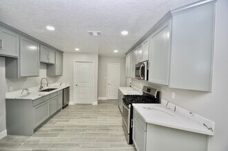 Building Photo - 734 Hambrick Ct