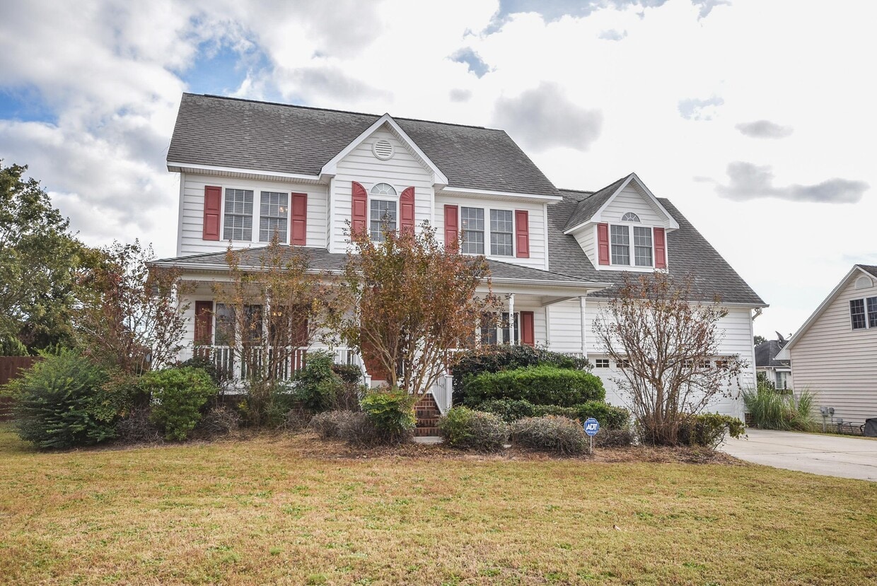 Primary Photo - 144 Vail Ct