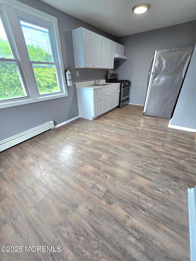 Foto del edificio - 152 Long Branch Ave