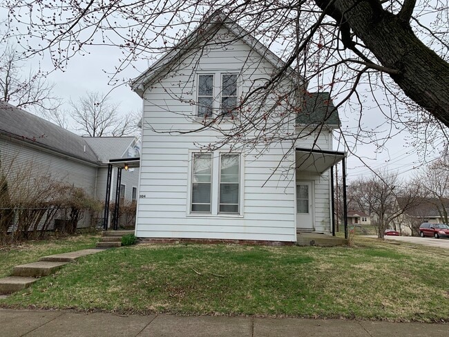 Building Photo - 1102 S 5th St