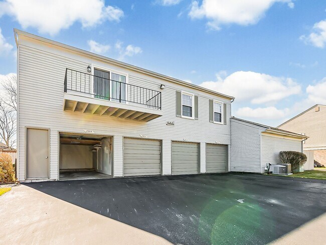 Building Photo - Welcome to this charming 2 bedroom, 1 bath...