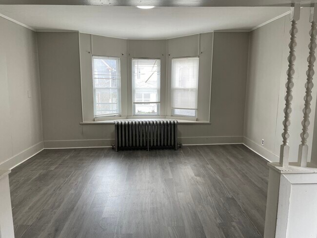 Building Photo - 1087 S Clinton Ave