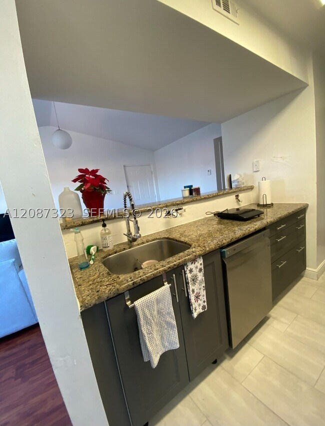 Building Photo - 15320 SW 106th Terrace