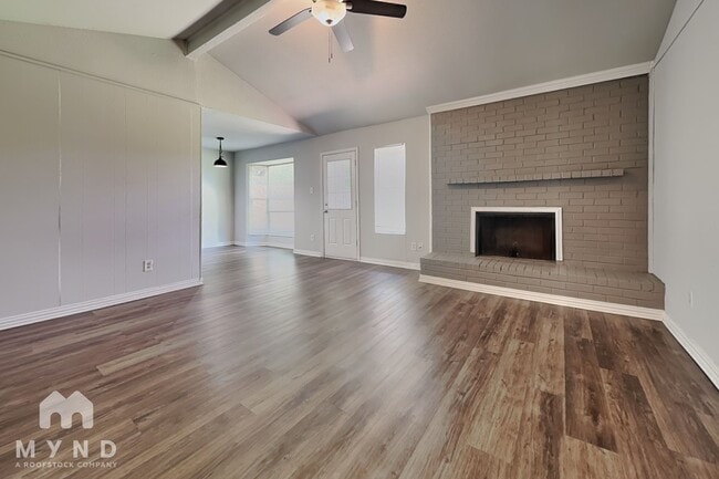 Building Photo - 703 Marlow Pl