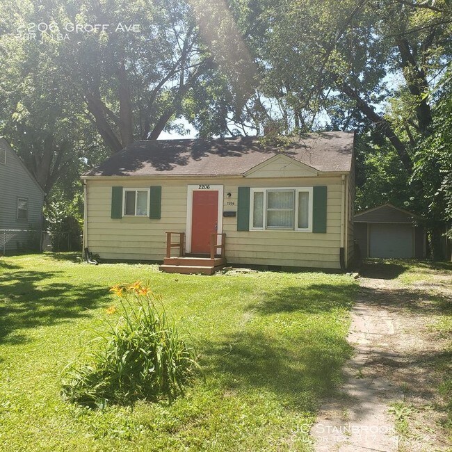 West Indy 2BR House w/Garage! House for Rent in Indianapolis, IN