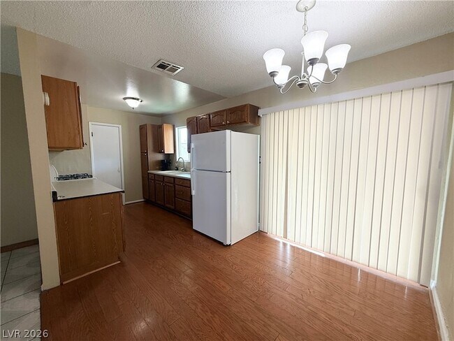 Foto del edificio - 4833 Stillwater Ave