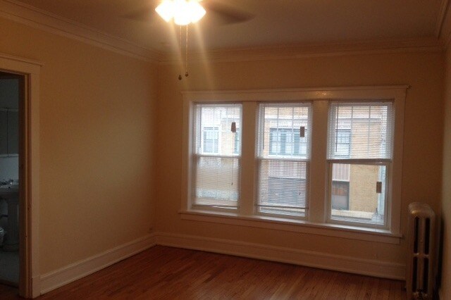 Primary Photo - 4610 N Lincoln Ave