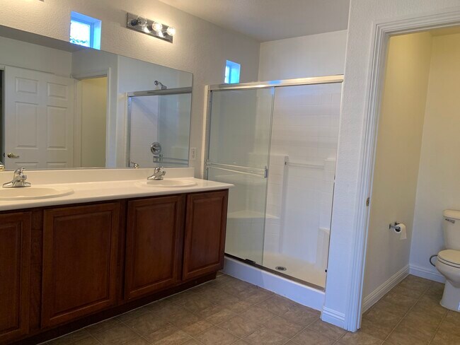 Foto del edificio - 5005 Bayberry Crest St