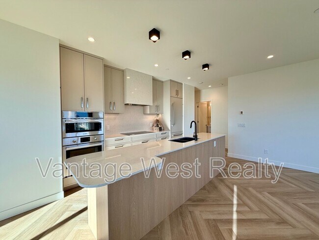 Photo du bâtiment - 3340-3340 Lakeshore Rd
